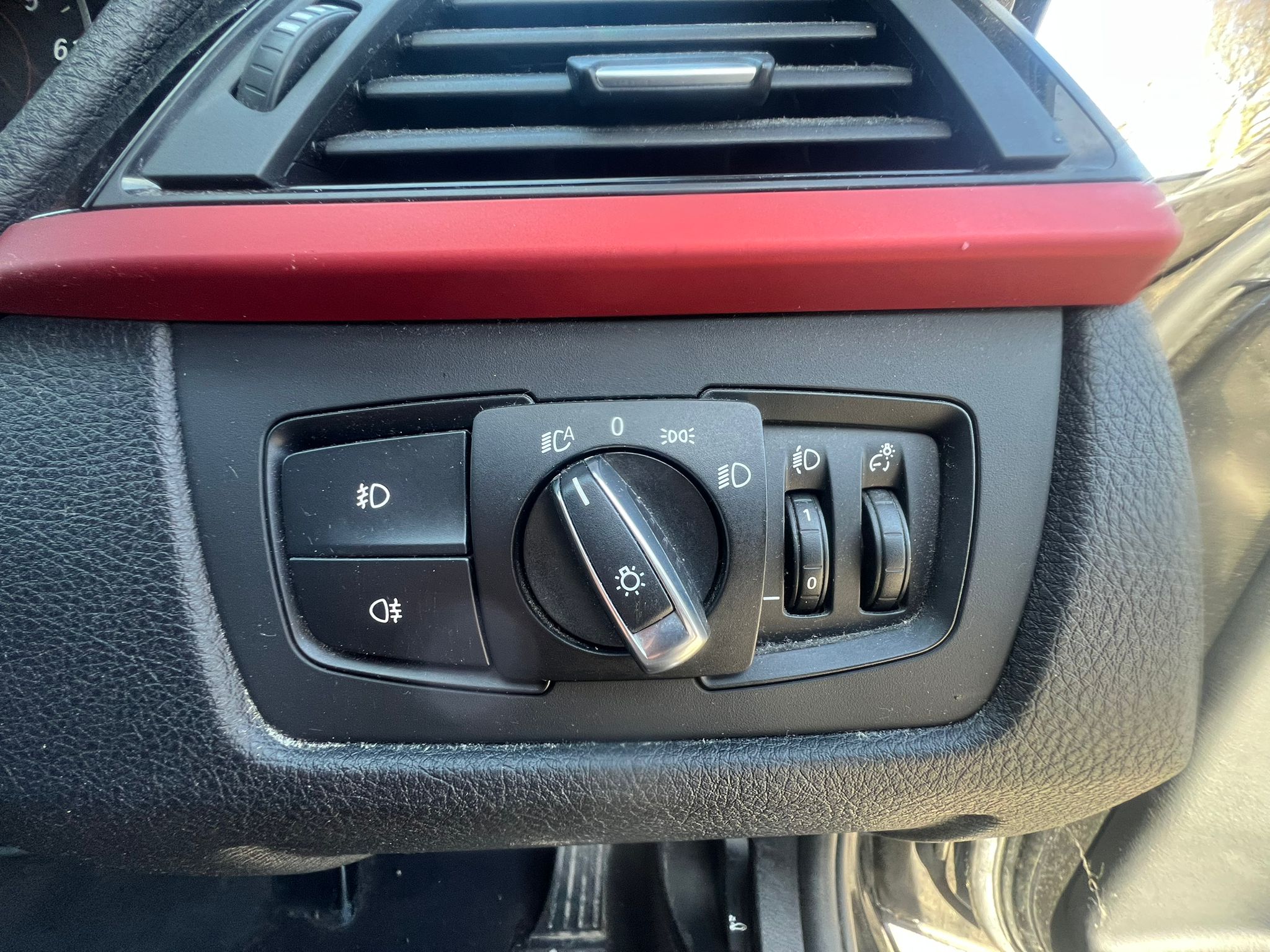 BMW 316i 2013, SPORT TOURING, 1.6 PETROL FULLY LOADED, 5 SEATER, BLACK SAPPHIRE METALLIC PAINT, BLACK CLOTH INTERIOR