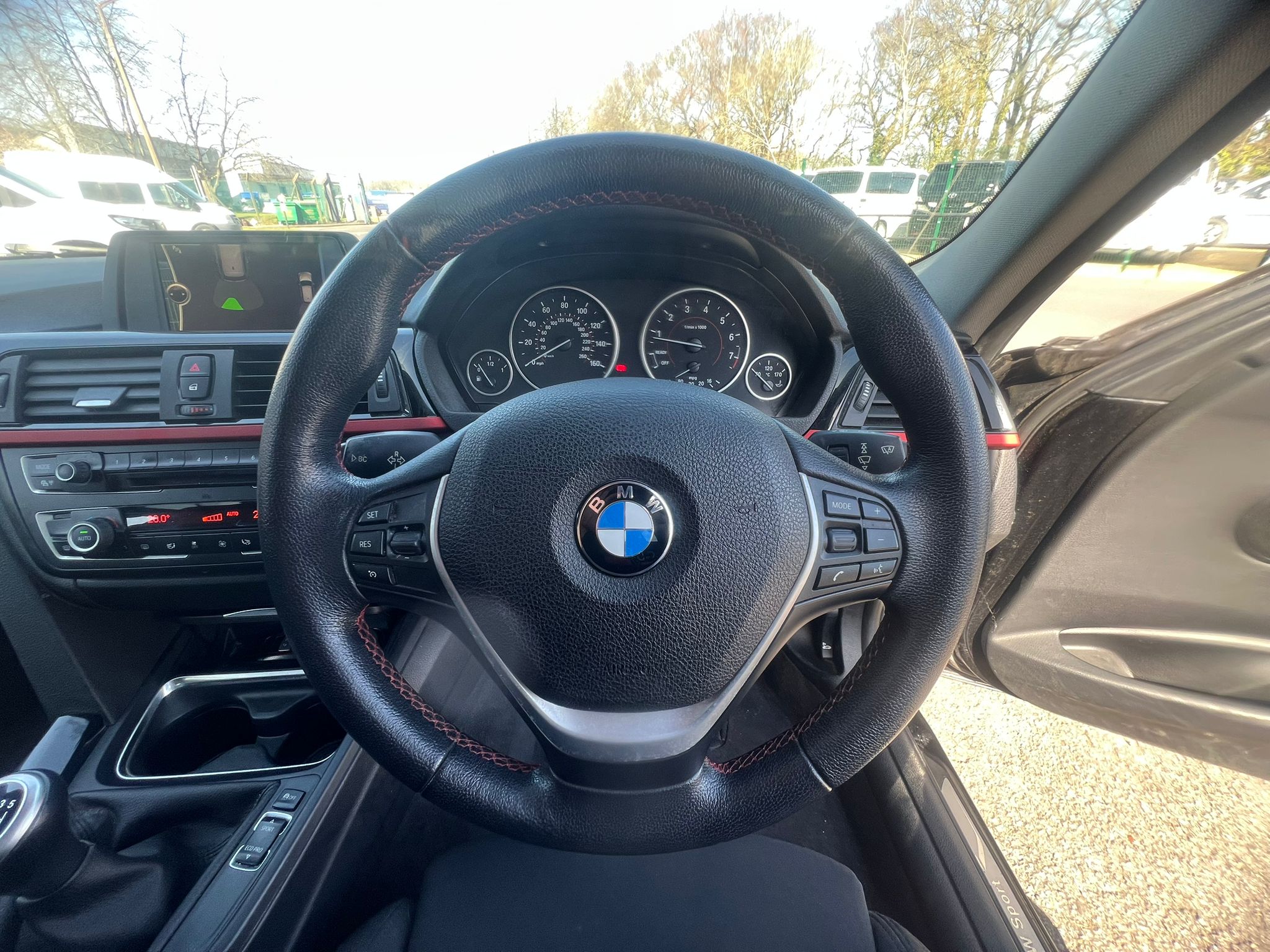 BMW 316i 2013, SPORT TOURING, 1.6 PETROL FULLY LOADED, 5 SEATER, BLACK SAPPHIRE METALLIC PAINT, BLACK CLOTH INTERIOR