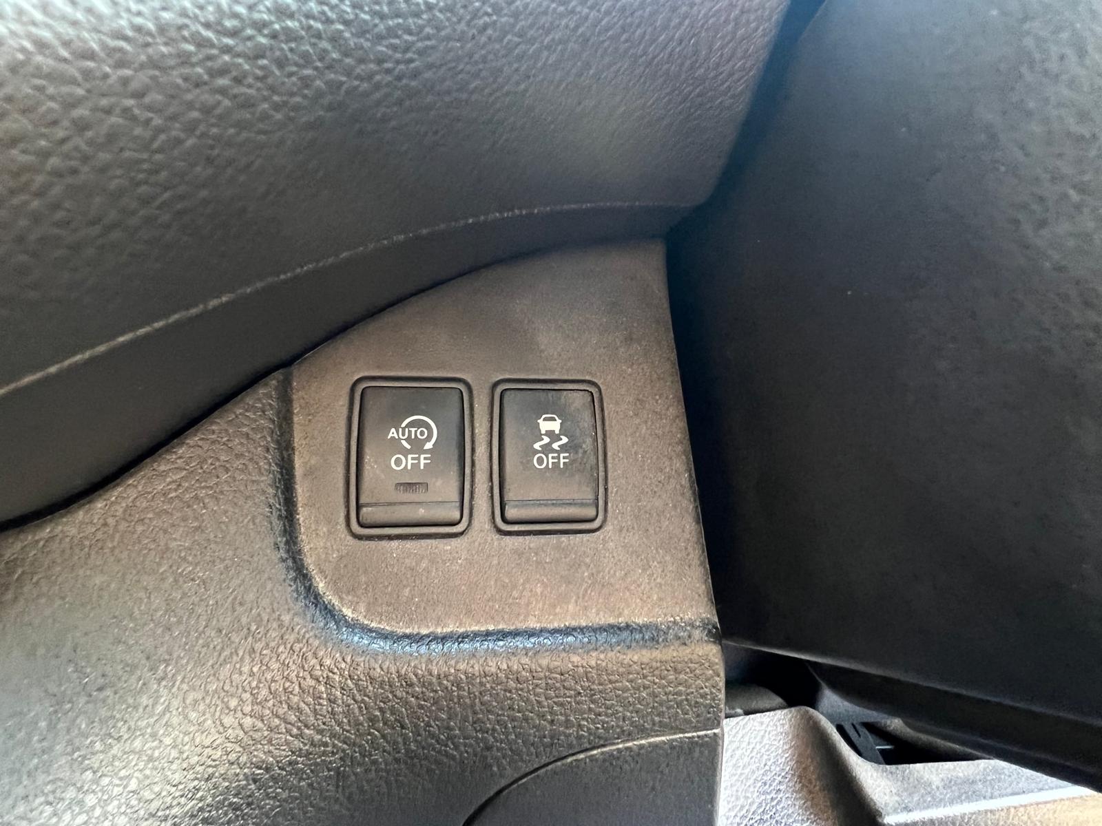 NISSAN SERENA 2015, HIGHWAY STAR, 2.0 PETROL HYBRID FULLY LOADED, 8 SEATER, PEARL BLACK PAINT, BLACK CLOTH INTERIOR