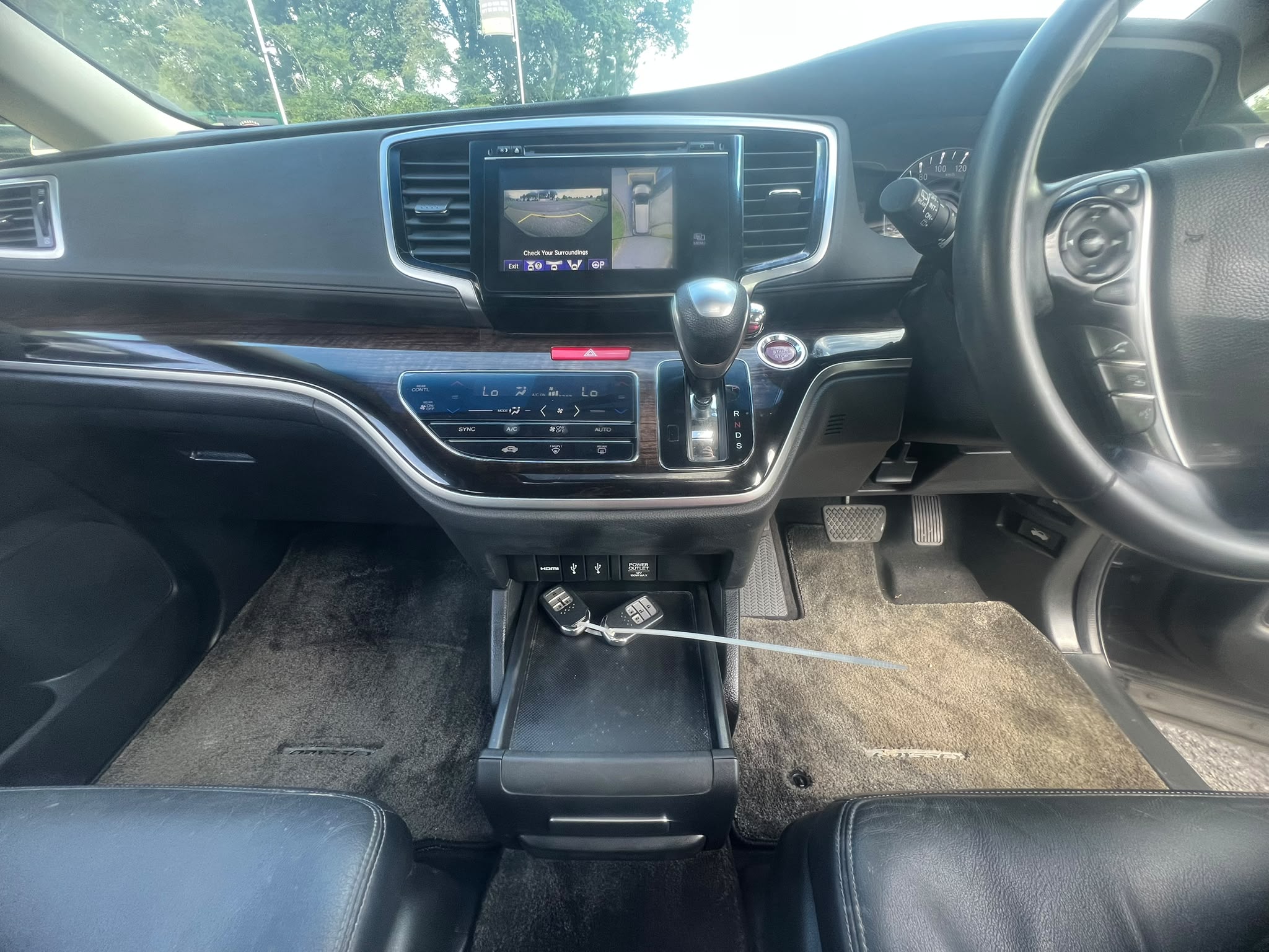 HONDA ODESSY 2015, 2.4 PETROL FULLY LOADED, 7 SEATER, CRYSTAL BLACK PEARL PAINT, BLACK LEATHER INTERIOR