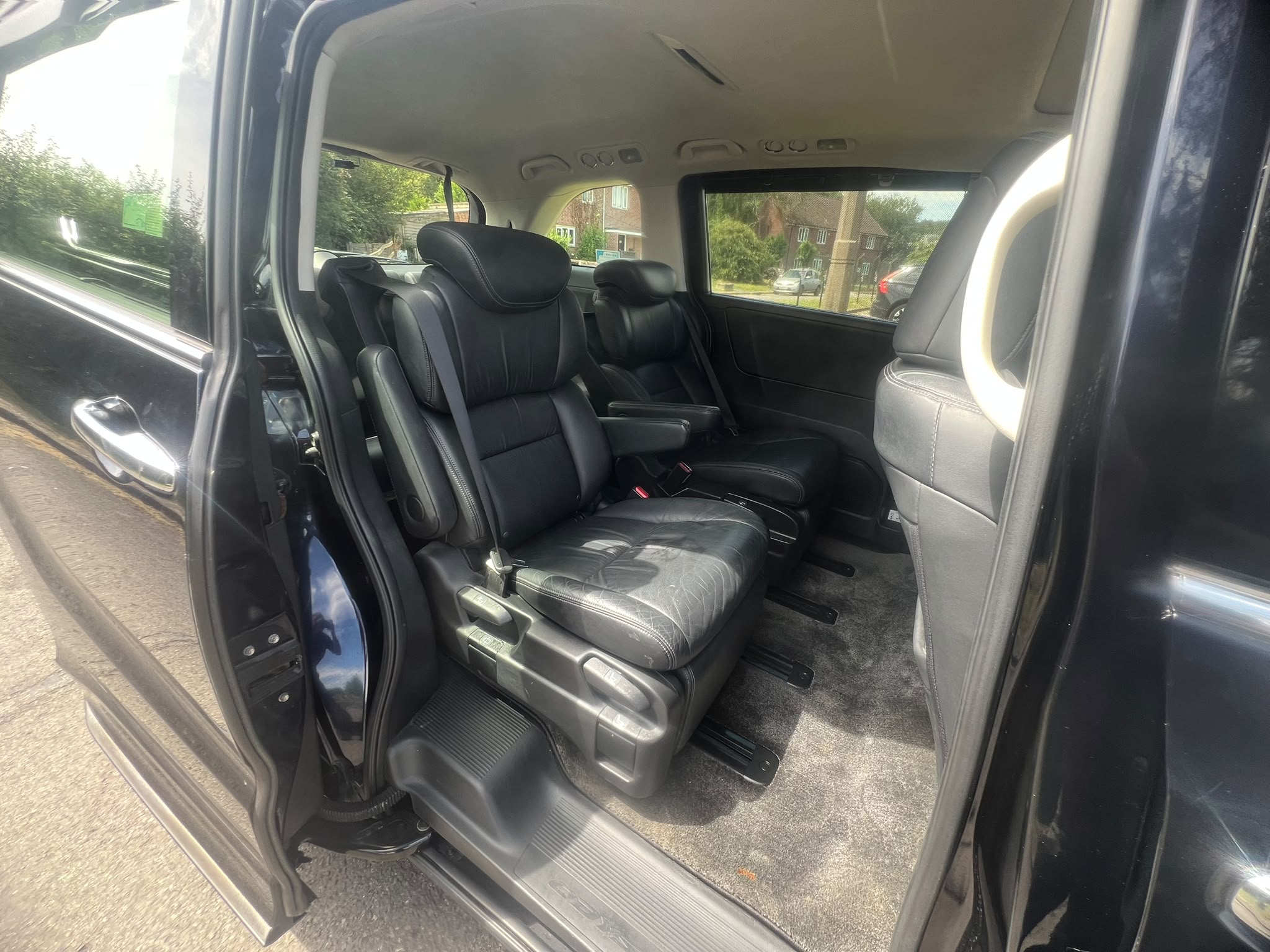 HONDA ODESSY 2015, 2.4 PETROL FULLY LOADED, 7 SEATER, CRYSTAL BLACK PEARL PAINT, BLACK LEATHER INTERIOR