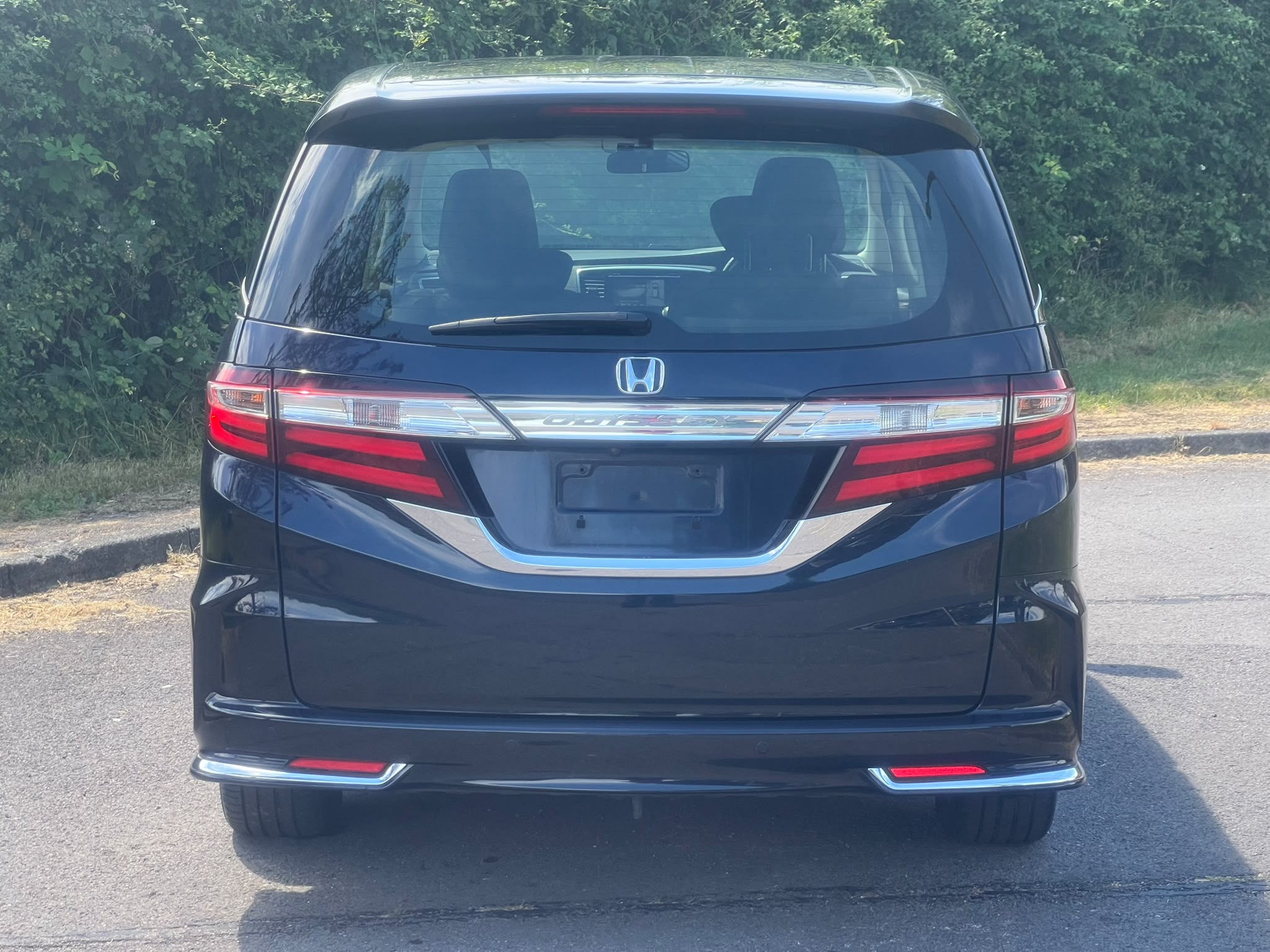 HONDA ODESSY 2015, 2.4 PETROL FULLY LOADED, 7 SEATER, CRYSTAL BLACK PEARL PAINT, BLACK LEATHER INTERIOR