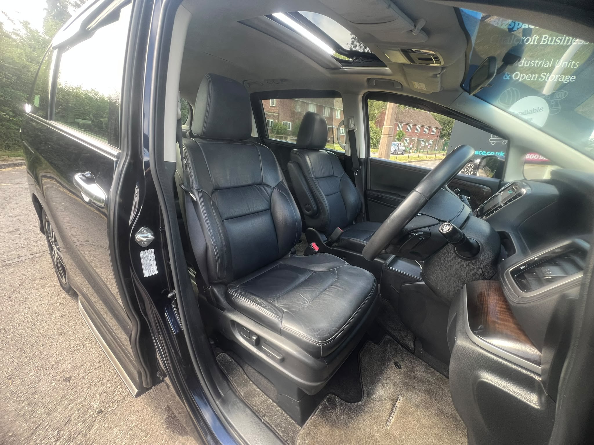 HONDA ODESSY 2015, 2.4 PETROL FULLY LOADED, 7 SEATER, CRYSTAL BLACK PEARL PAINT, BLACK LEATHER INTERIOR
