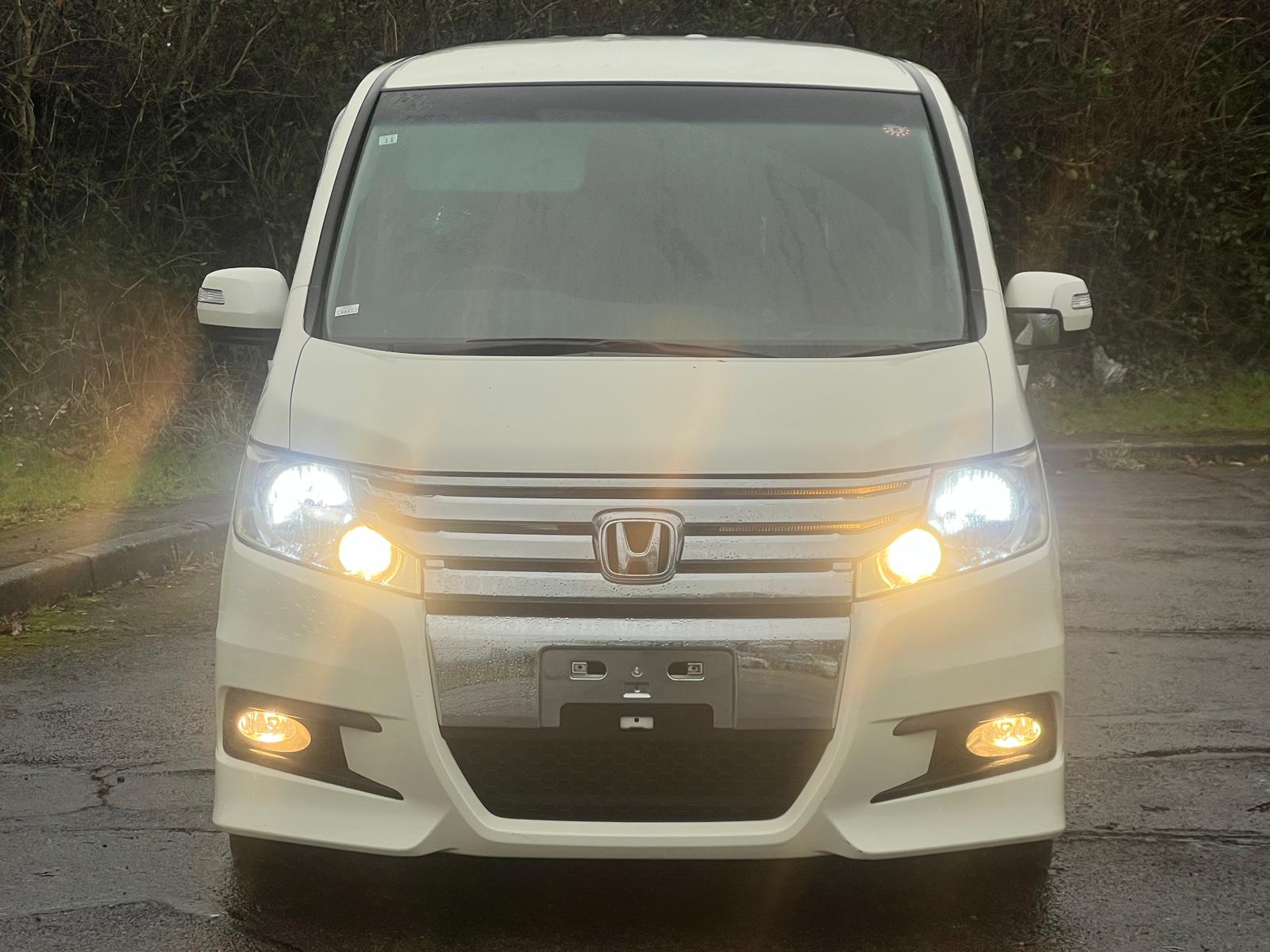 HONDA STEPWAGON 2010, SPADA, 2.0 PETROL FULLY LOADED, 8 SEATER, PREMIUM WHITE PEARL PAINT, BLACK CLOTH INTERIOR