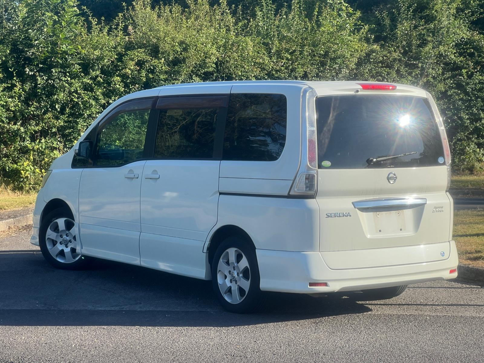 NISSAN SERENA 2009, HIGHWAY STAR, 2.0 PETROL FULLY LOADED, 8 SEATER, PEARL WHITE PAINT, BLACK CLOTH INTERIOR