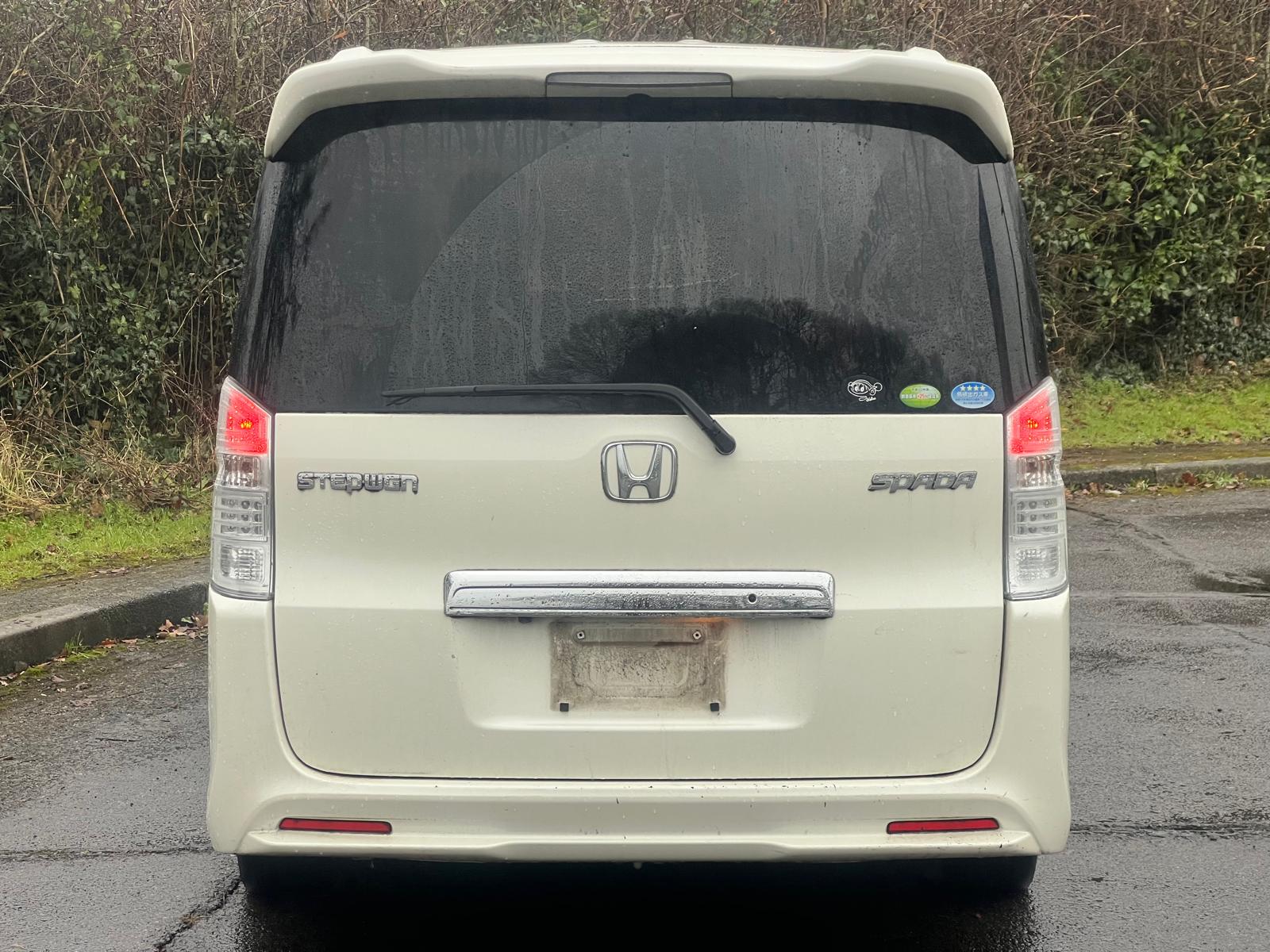 HONDA STEPWAGON 2010, SPADA, 2.0 PETROL FULLY LOADED, 8 SEATER, PREMIUM WHITE PEARL PAINT, BLACK CLOTH INTERIOR