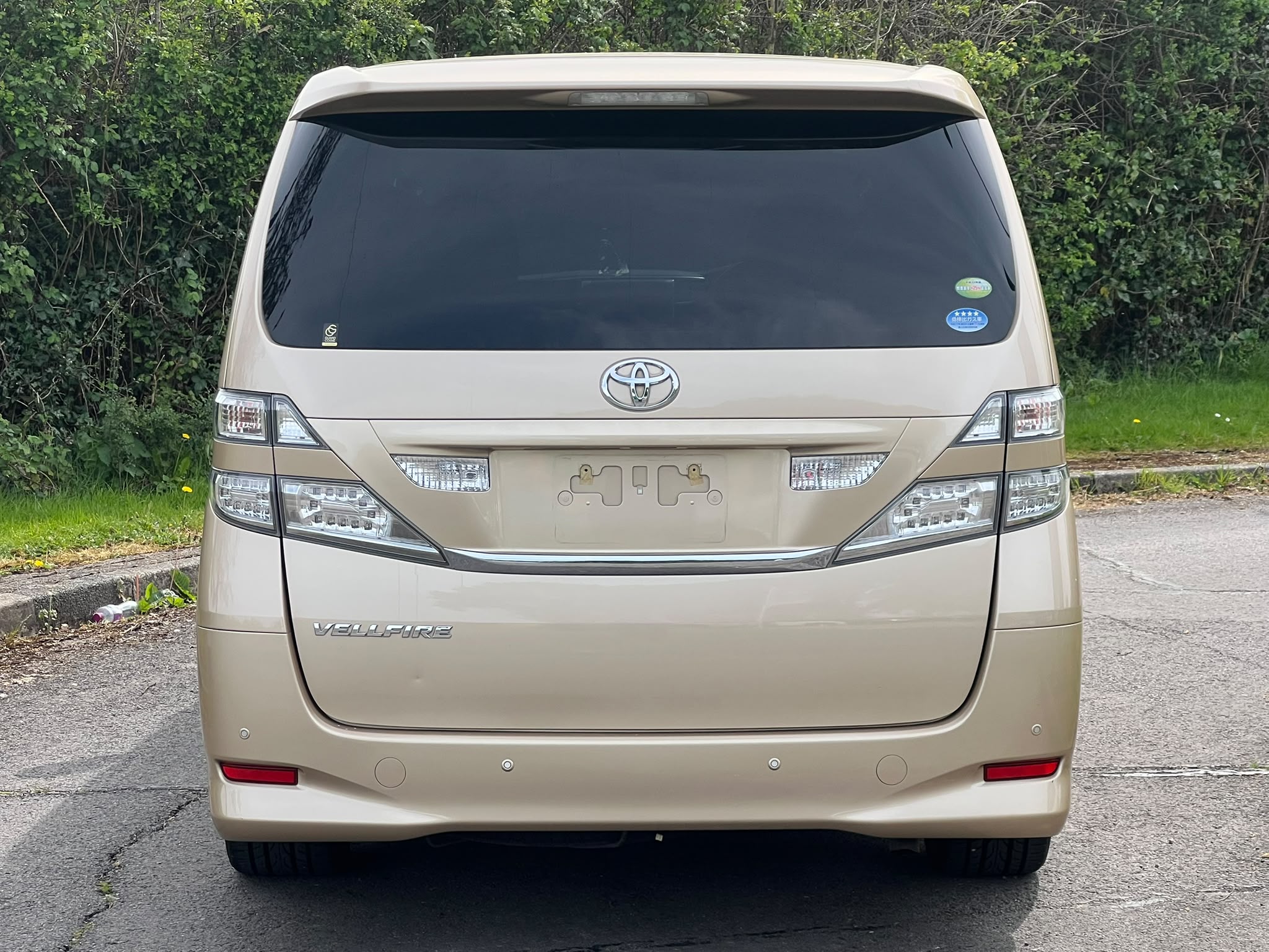 ABSOLUTELY AMAZING, CLEAN AND IMMACULATE 2009 TOYOTA VELLFIRE WITH UNDER 50,000 MILES.