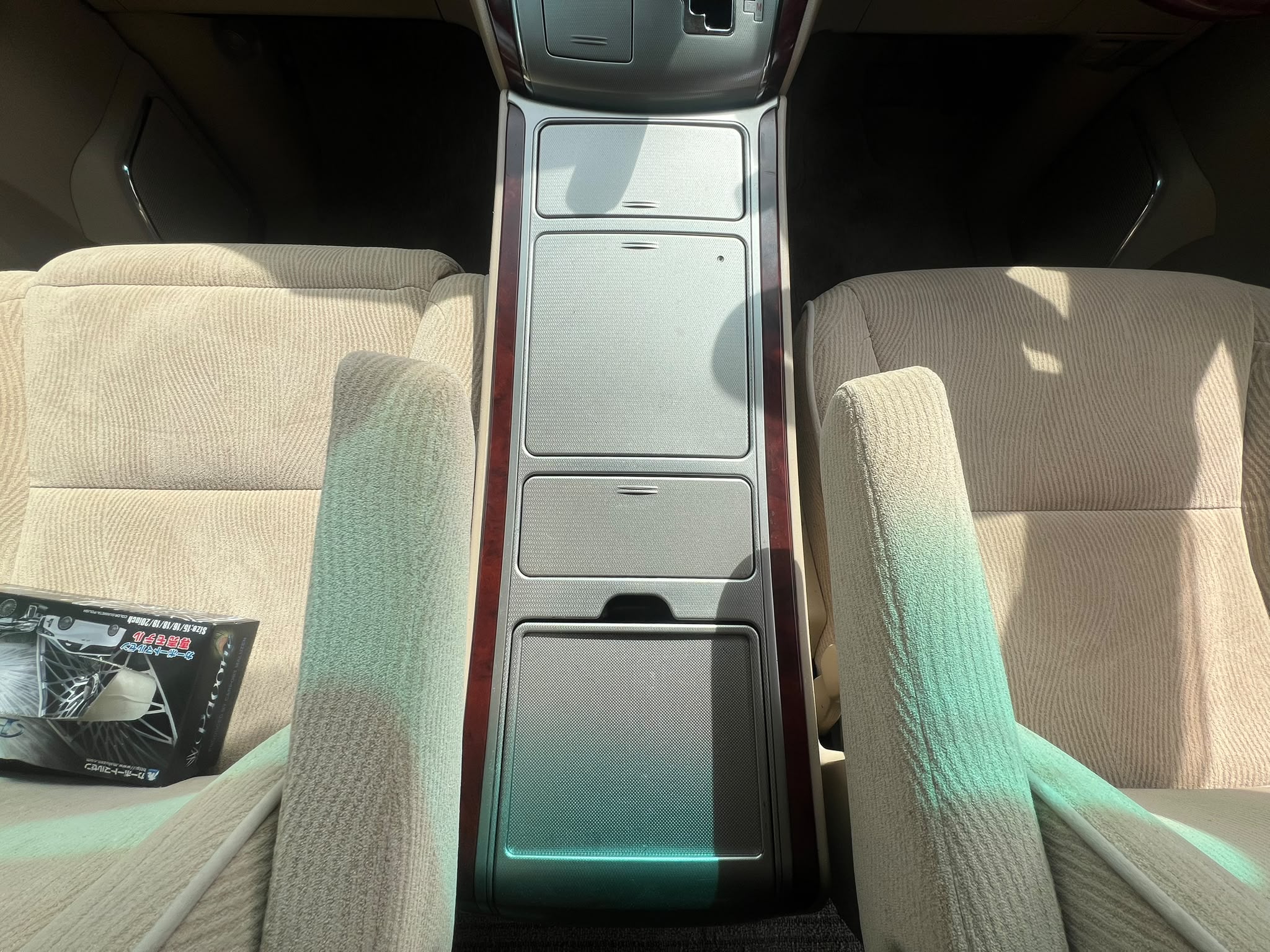 ABSOLUTELY AMAZING, CLEAN AND IMMACULATE 2009 TOYOTA VELLFIRE WITH UNDER 50,000 MILES.