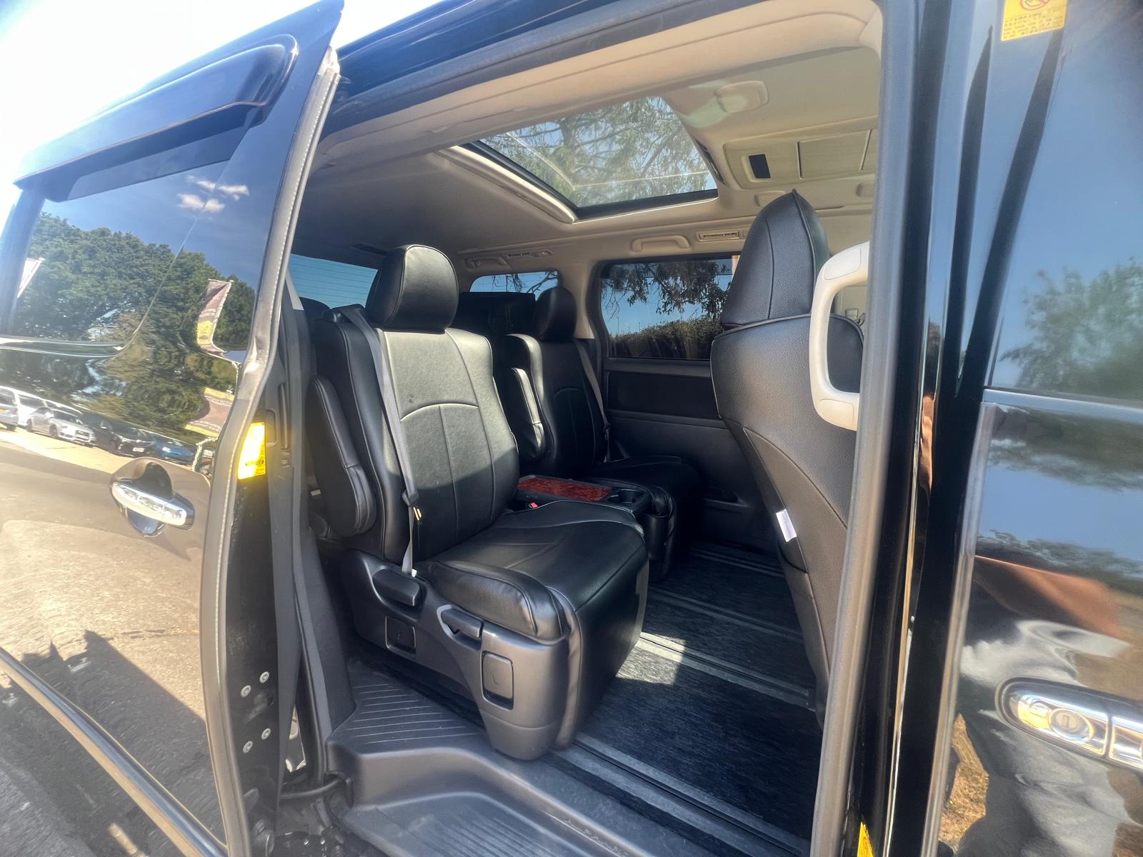 TOYOTA ALPHARD 2010, 240S PLATINUM SELECTION, 2.4 PETROL FULLY LOADED, SUNROOF, 7 SEATER, PEARL BLACK PAINT, BLACK LEATHER INTERIOR