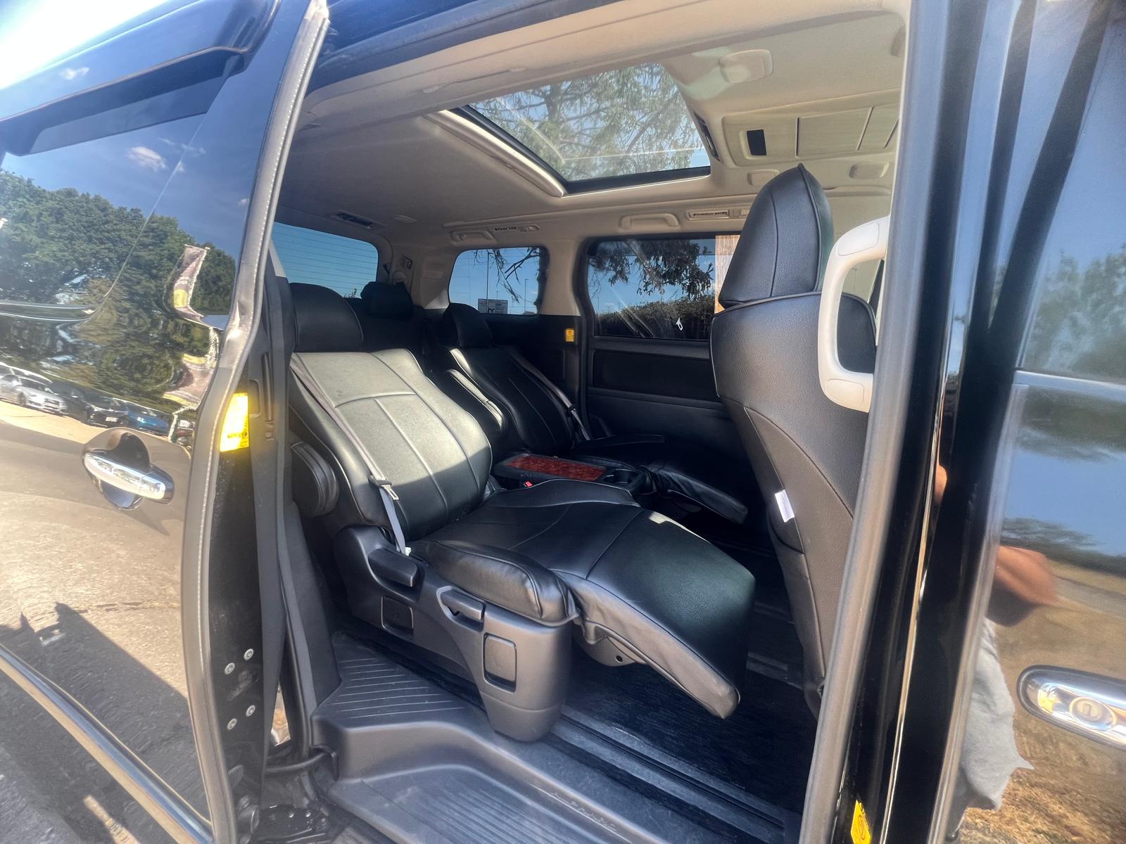 TOYOTA ALPHARD 2010, 240S PLATINUM SELECTION, 2.4 PETROL FULLY LOADED, SUNROOF, 7 SEATER, PEARL BLACK PAINT, BLACK LEATHER INTERIOR