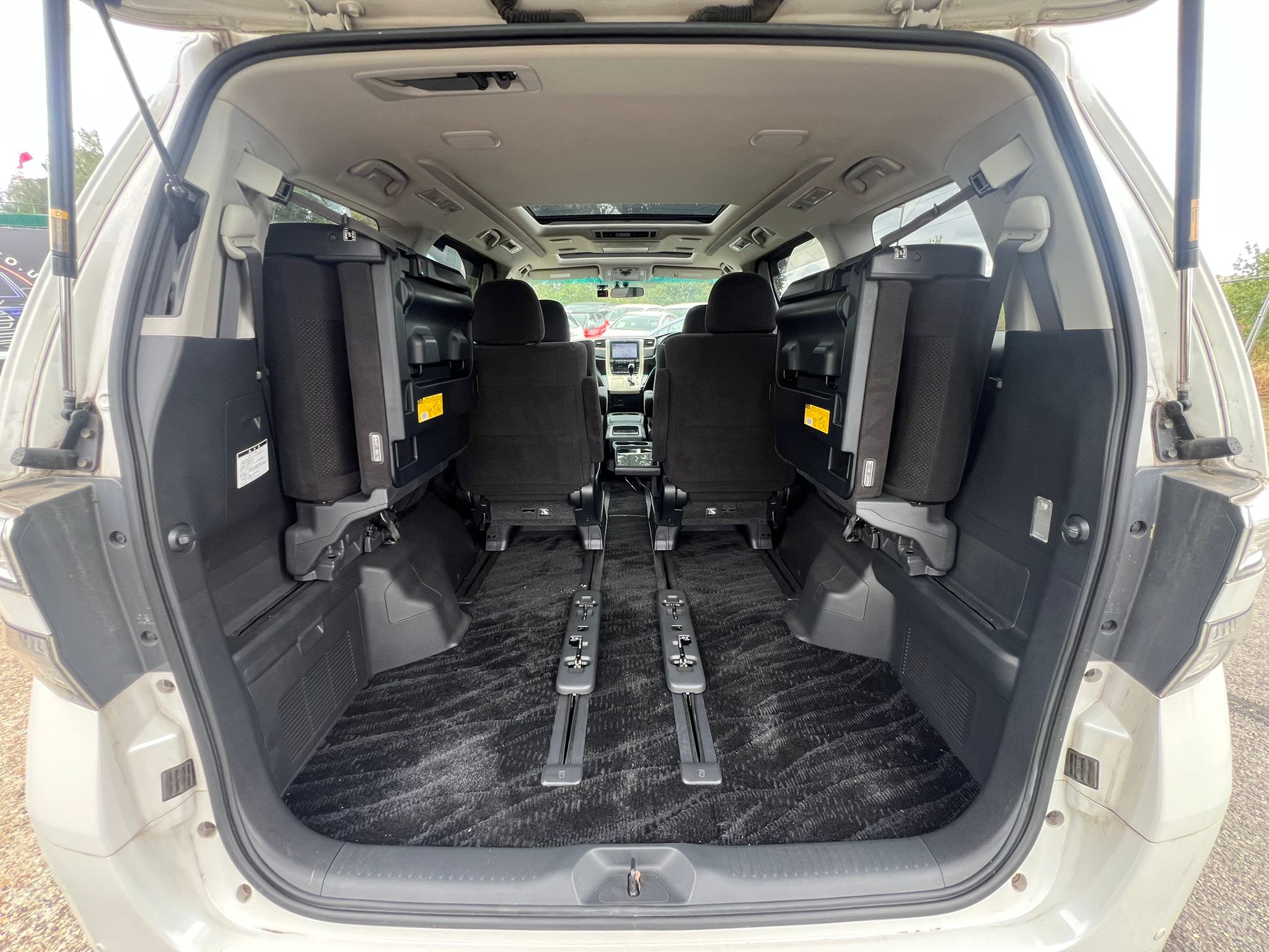 TOYOTA VELLFIRE 2011, PLATINUM SELECTION II TYPE GOLD, 3.5 V6 PETROL FULLY LOADED, SUNROOF, 7 SEATER, PEARL CRYSTAL SHINE PAINT, BLACK ALCANTARA INTERIOR