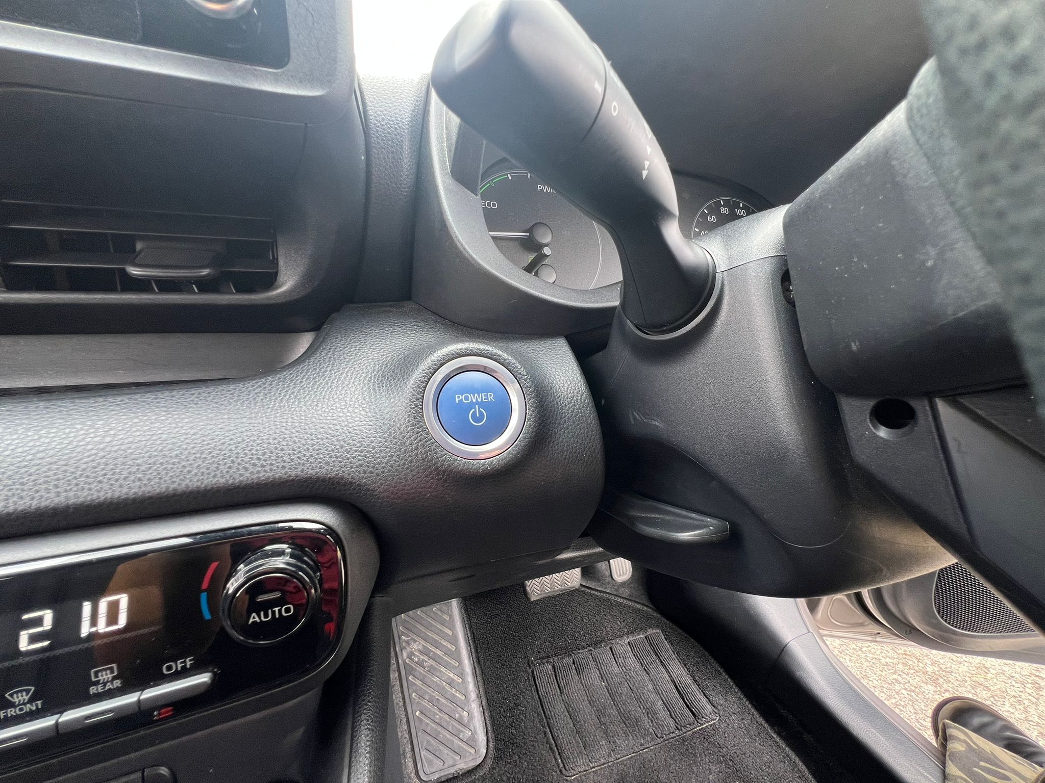 TOYOTA YARIS 2021, HYBRID G SPEC, 1.5 PETROL / HYBRID FULLY LOADED, 5 SEATER, AVANT GARDE BRONZE METALLIC PAINT, BLACK CLOTH INTERIOR