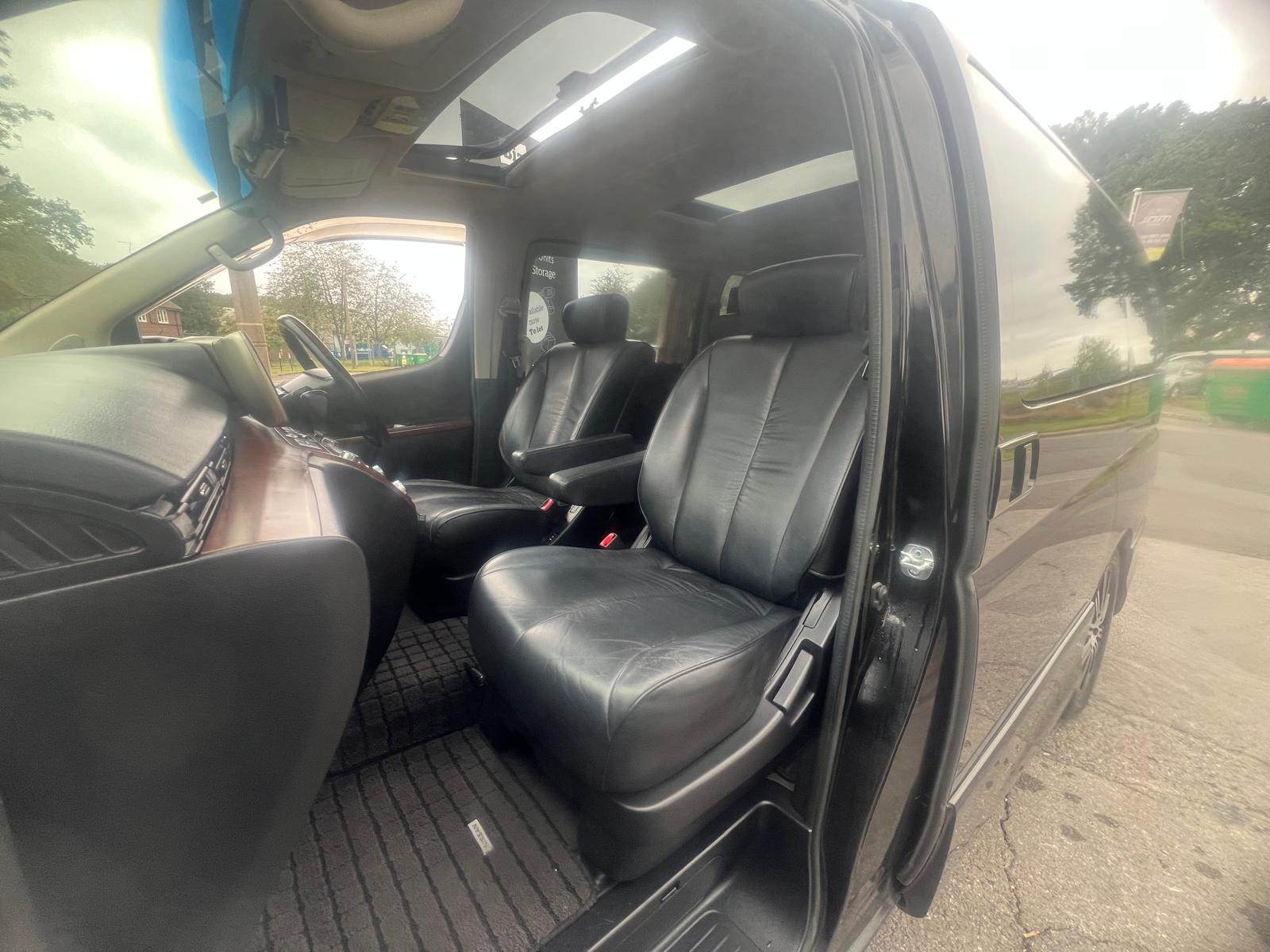 NISSAN ELGRAND 2007, HIGHWAY STAR, 3.5 V6 PETROL FULLY LOADED, 8 SEATER, BLACK PEARL PAINT, BLACK LEATHER INTERIOR