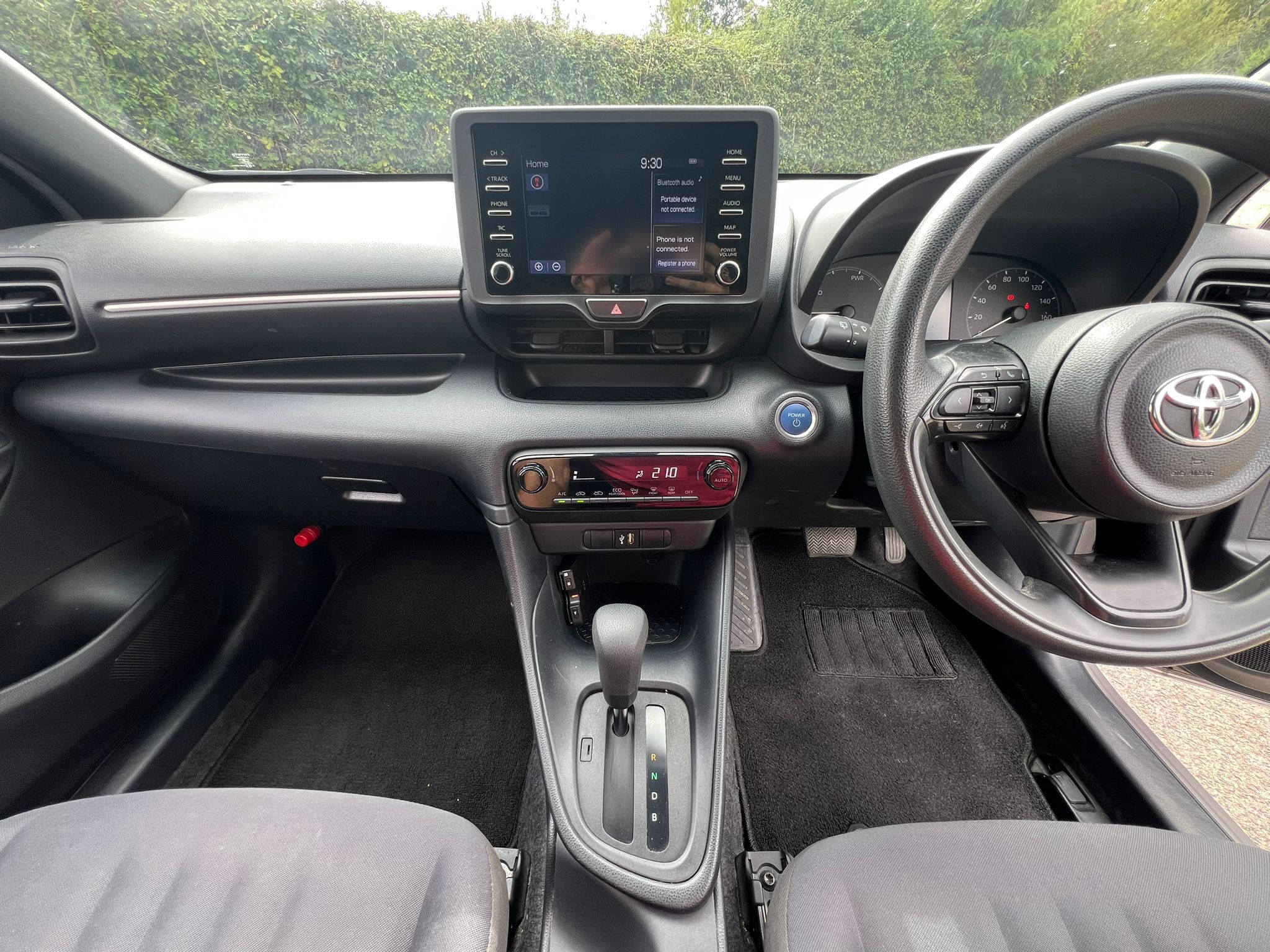 TOYOTA YARIS 2021, HYBRID G SPEC, 1.5 PETROL / HYBRID FULLY LOADED, 5 SEATER, AVANT GARDE BRONZE METALLIC PAINT, BLACK CLOTH INTERIOR