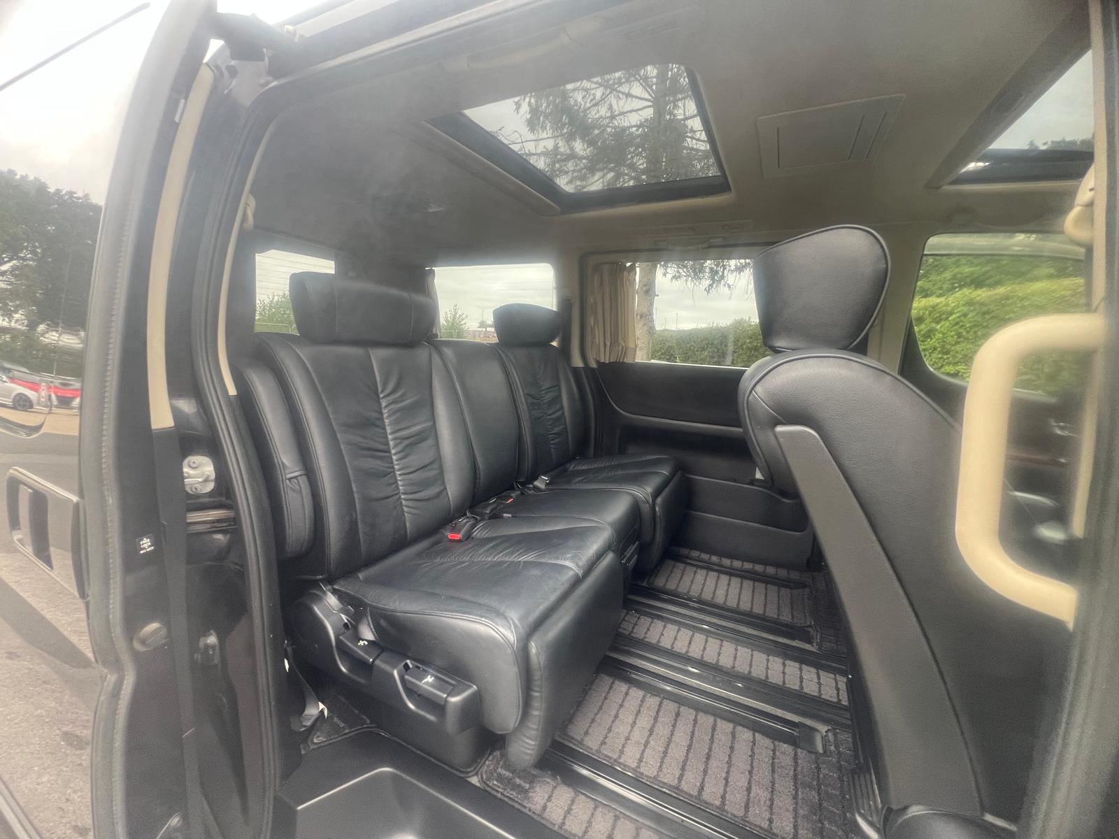 NISSAN ELGRAND 2007, HIGHWAY STAR, 3.5 V6 PETROL FULLY LOADED, 8 SEATER, BLACK PEARL PAINT, BLACK LEATHER INTERIOR