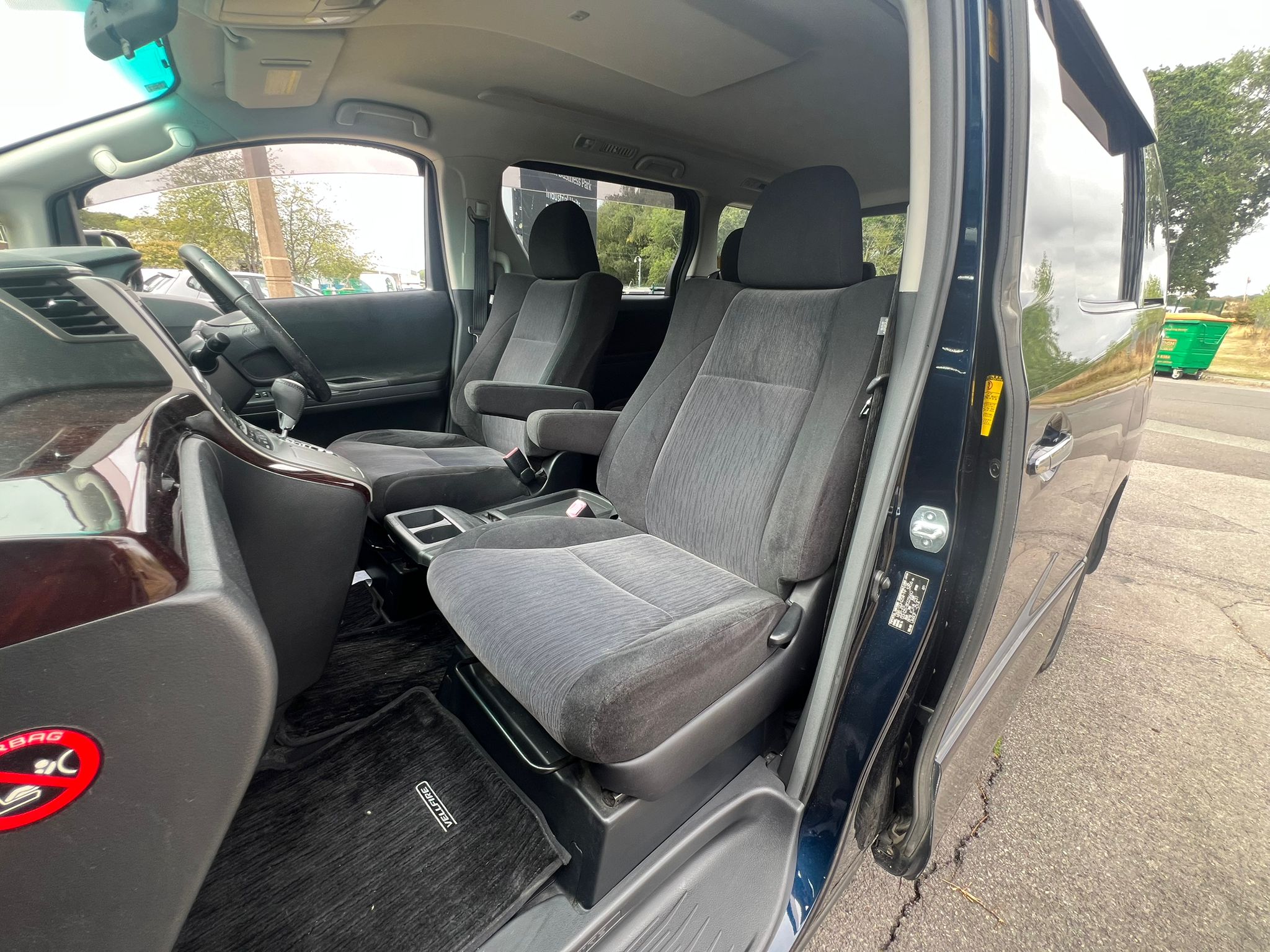 TOYOTA VELLFIRE 2013, PLATINUM SELECTION II, 3.5 V6 PETROL FULLY LOADED, 7 SEATER, BLUE ONYX PEARL PAINT, BLACK CLOTH INTERIOR