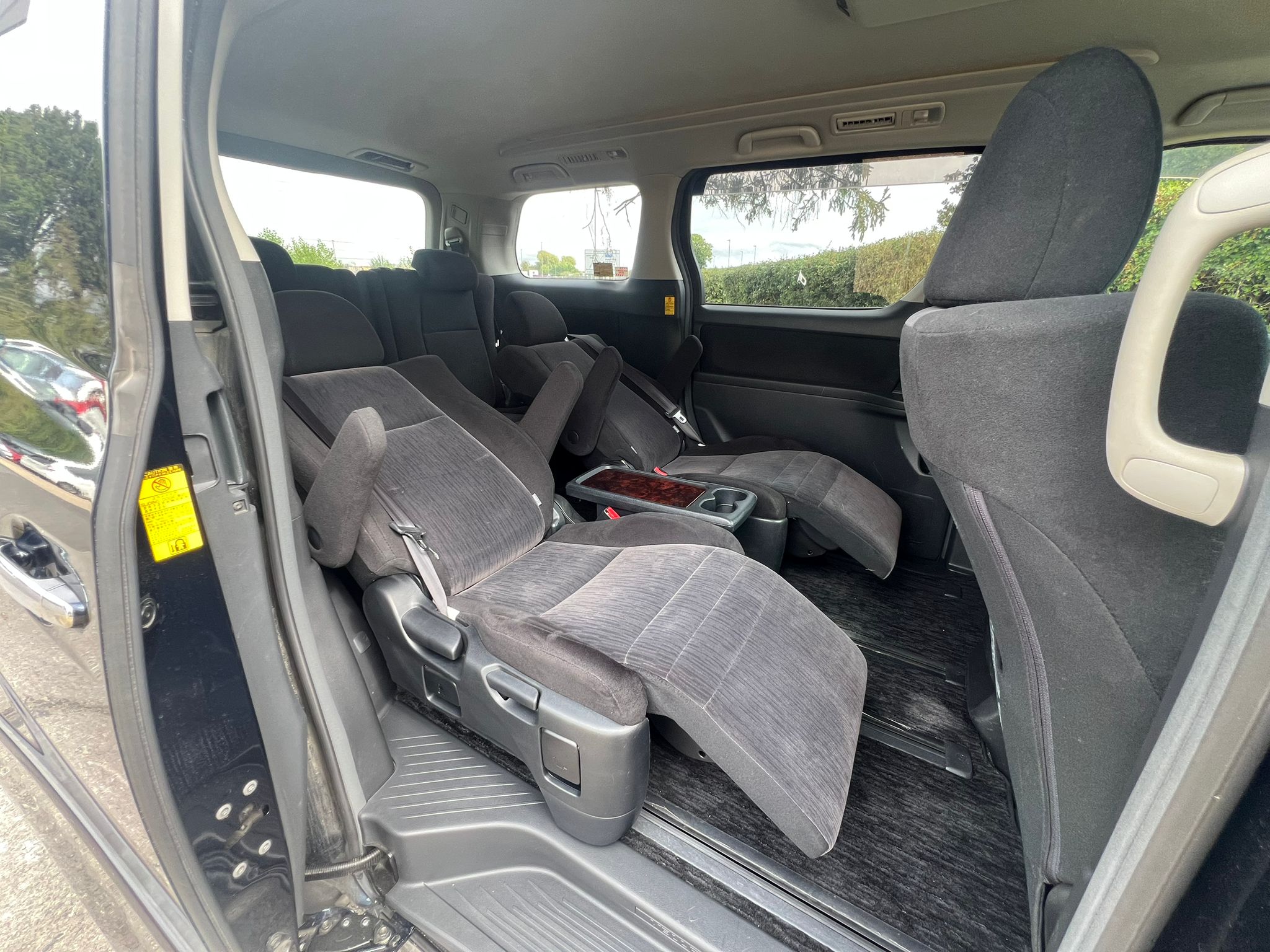 TOYOTA VELLFIRE 2013, PLATINUM SELECTION II, 3.5 V6 PETROL FULLY LOADED, 7 SEATER, BLUE ONYX PEARL PAINT, BLACK CLOTH INTERIOR