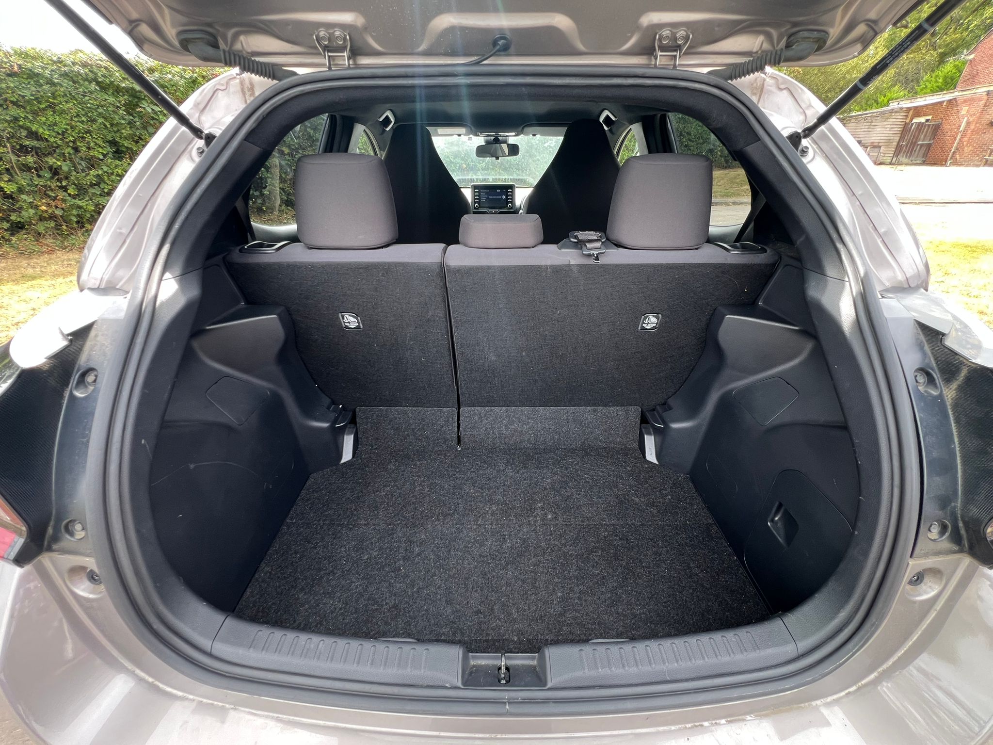 TOYOTA YARIS 2021, HYBRID G SPEC, 1.5 PETROL / HYBRID FULLY LOADED, 5 SEATER, AVANT GARDE BRONZE METALLIC PAINT, BLACK CLOTH INTERIOR