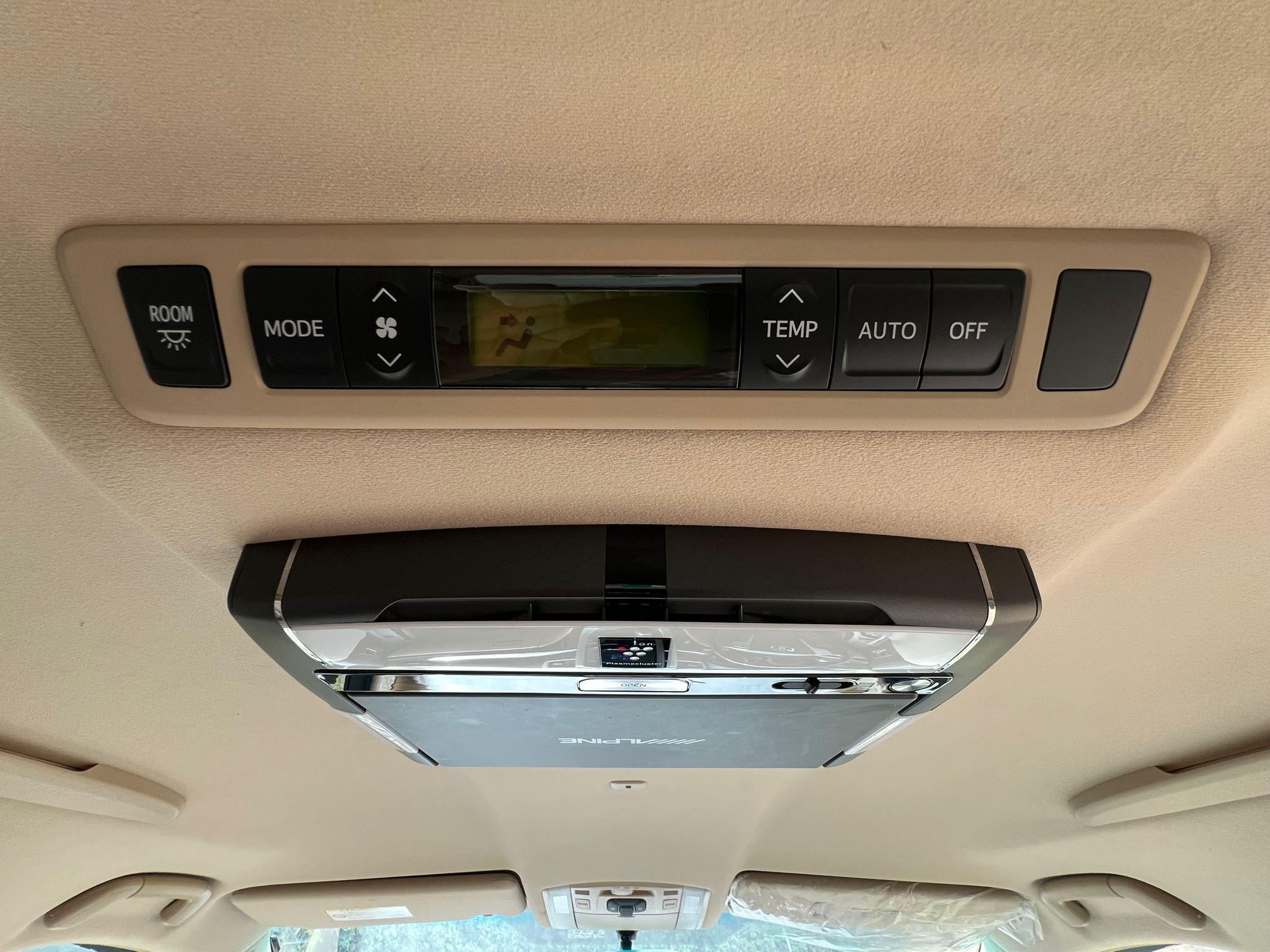 TOYOTA ALPHARD 2013, 240X PLATINUM SELECTION, 2.4 PETROL FULLY LOADED, 8 SEATER, BLACK ONYX PAINT, BEIGE CLOTH INTERIOR