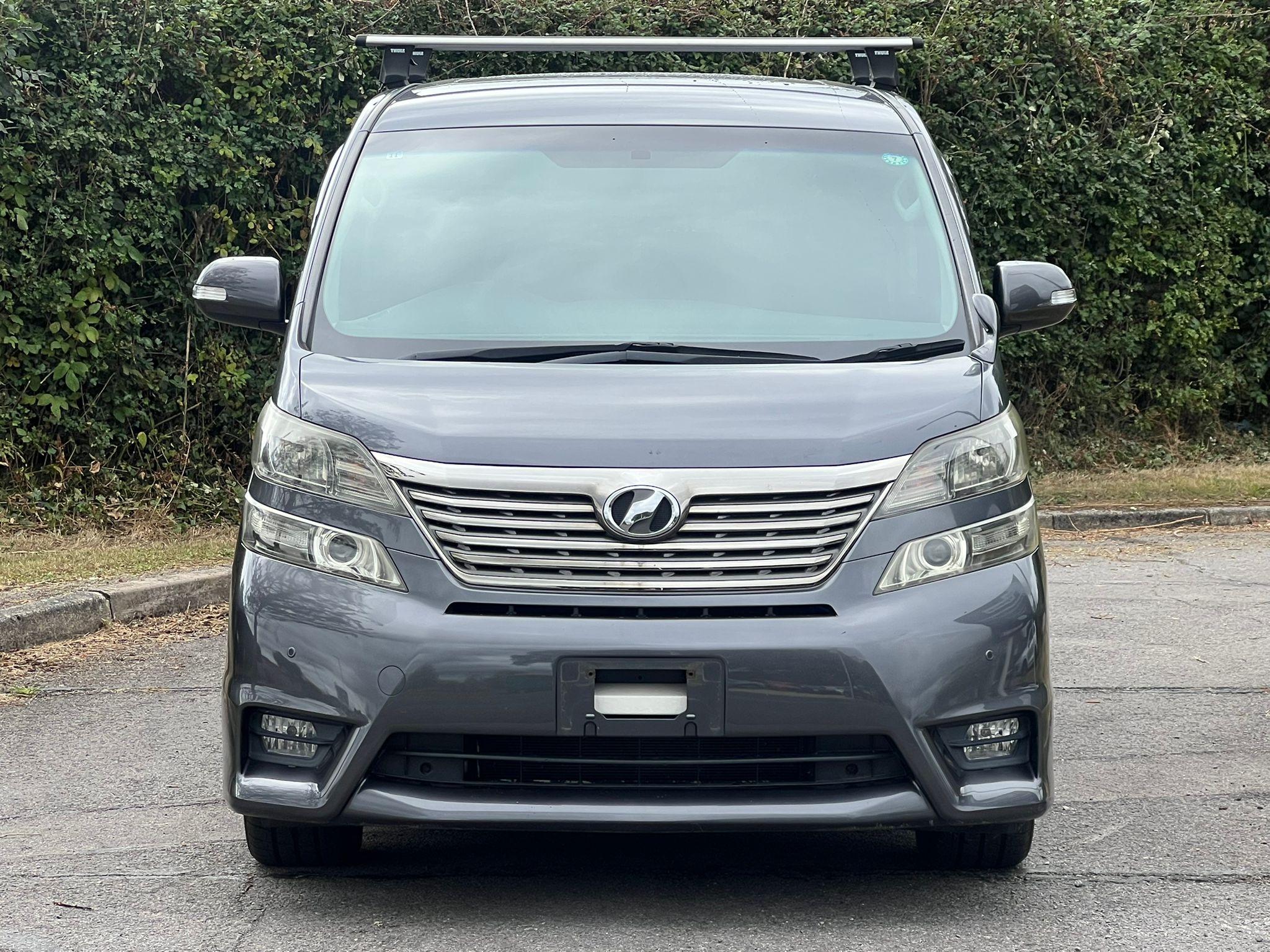 TOYOTA VELLFIRE 2009, 240S PLATINUM SELECTION, 2.4 PETROL FULLY LOADED, 7 SEATER, MAGNETIC GREY METALLIC PAINT, BLACK ALCANTARA INTERIOR