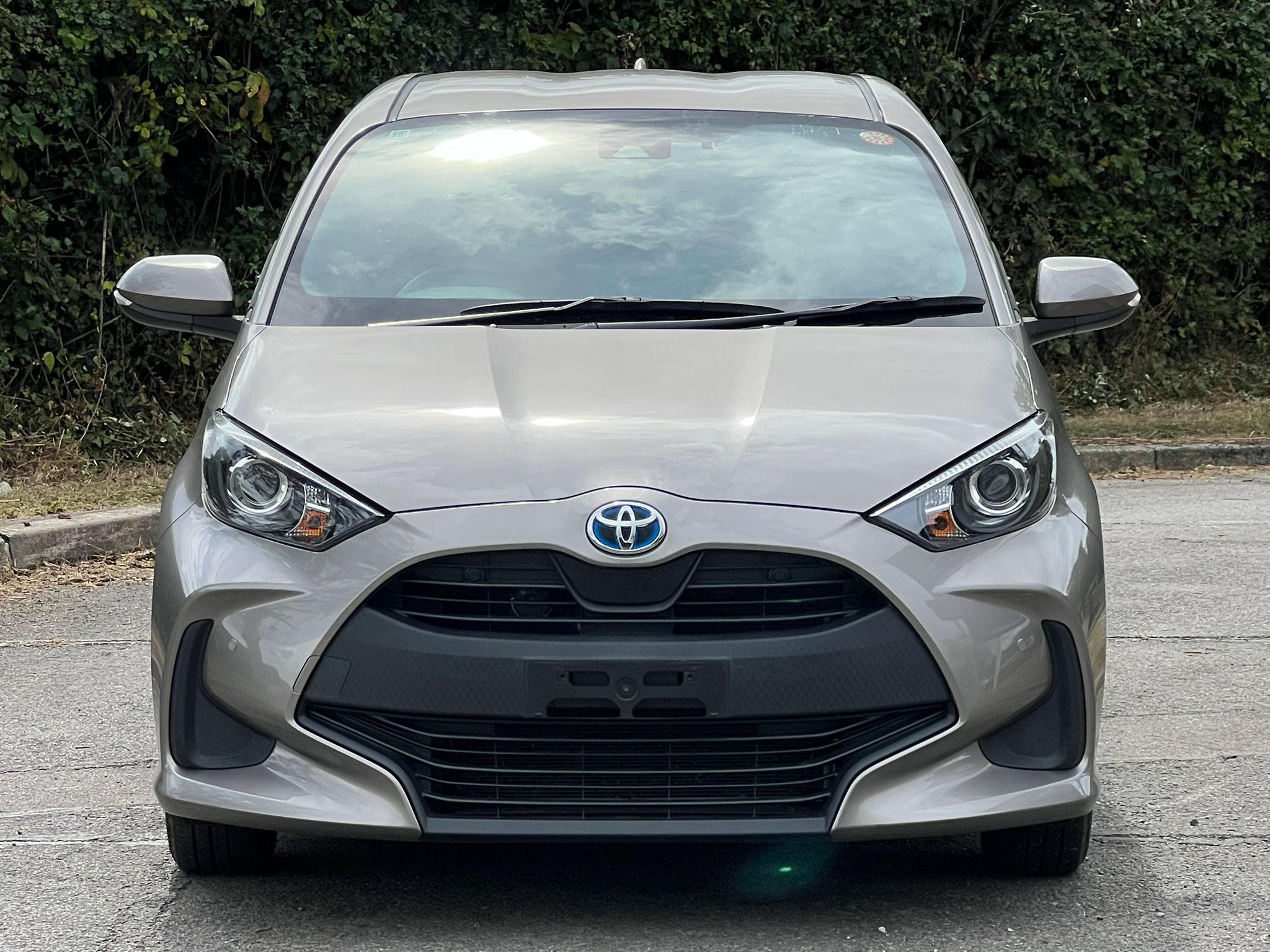 TOYOTA YARIS 2021, HYBRID G SPEC, 1.5 PETROL / HYBRID FULLY LOADED, 5 SEATER, AVANT GARDE BRONZE METALLIC PAINT, BLACK CLOTH INTERIOR
