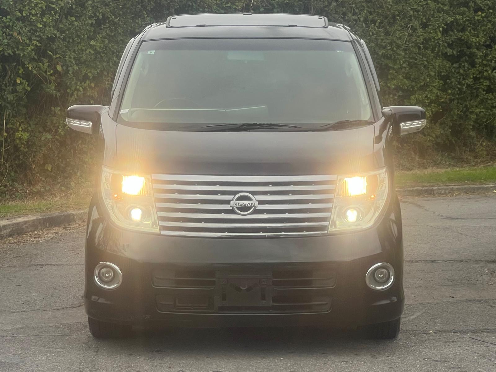 NISSAN ELGRAND 2007, HIGHWAY STAR, 3.5 V6 PETROL FULLY LOADED, 8 SEATER, BLACK PEARL PAINT, BLACK LEATHER INTERIOR
