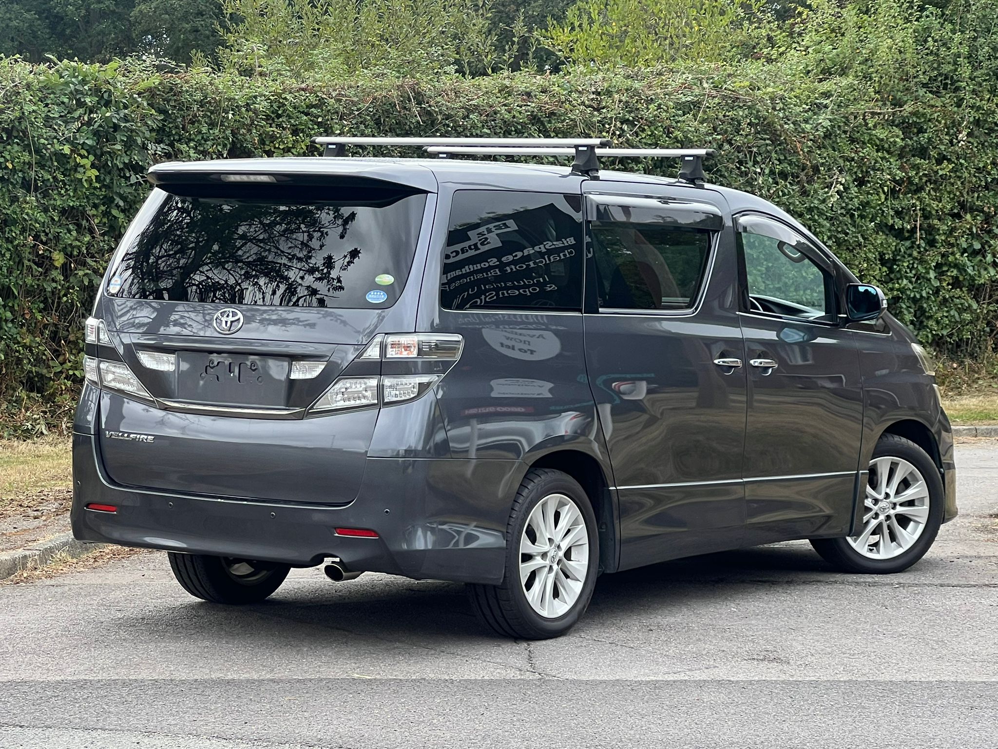 TOYOTA VELLFIRE 2009, 240S PLATINUM SELECTION, 2.4 PETROL FULLY LOADED, 7 SEATER, MAGNETIC GREY METALLIC PAINT, BLACK ALCANTARA INTERIOR