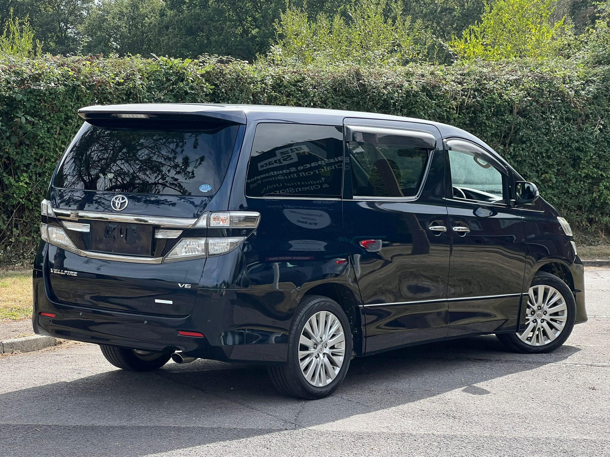 TOYOTA VELLFIRE 2013, PLATINUM SELECTION II, 3.5 V6 PETROL FULLY LOADED, 7 SEATER, BLUE ONYX PEARL PAINT, BLACK CLOTH INTERIOR