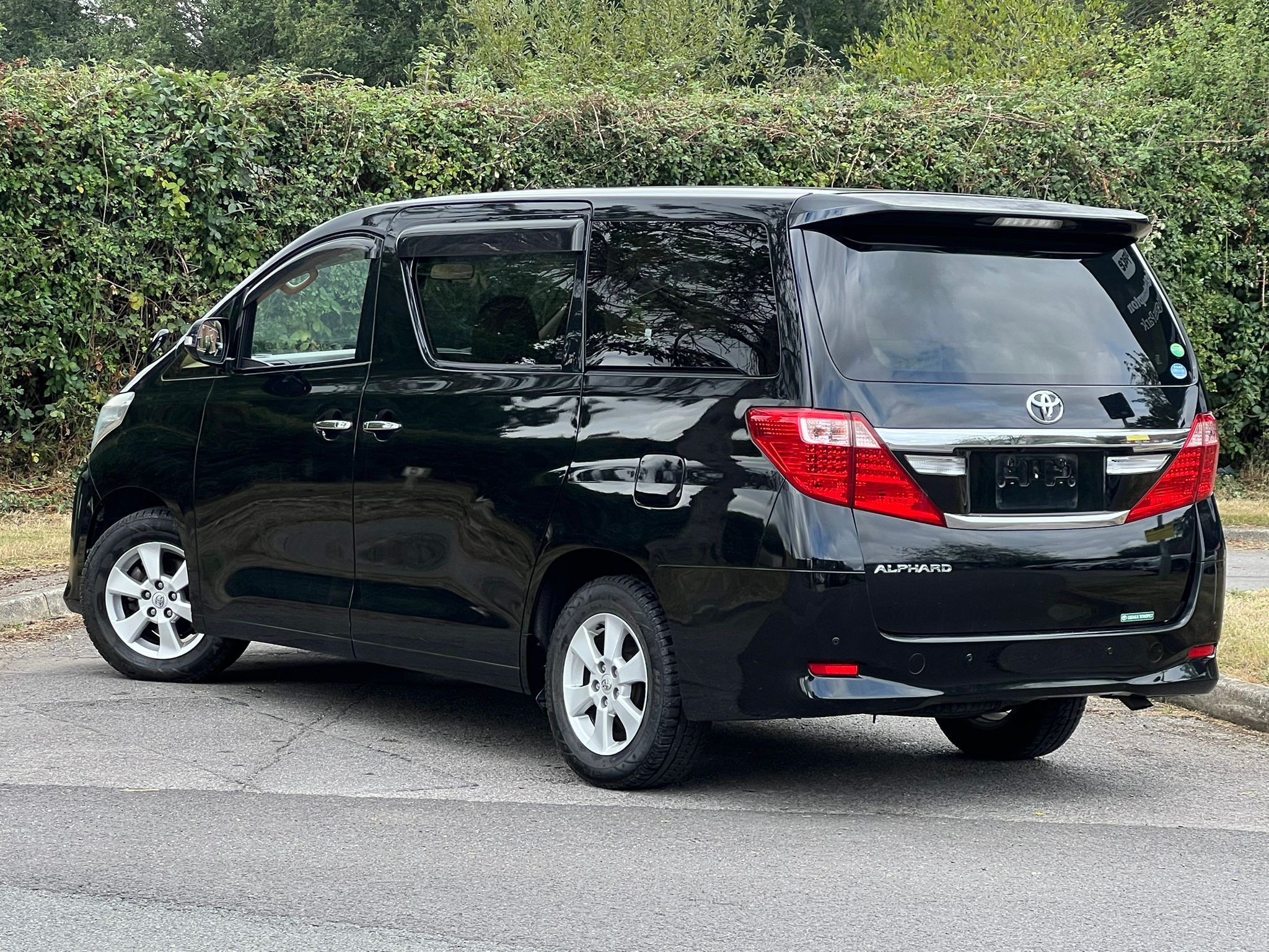 TOYOTA ALPHARD 2013, 240X PLATINUM SELECTION, 2.4 PETROL FULLY LOADED, 8 SEATER, BLACK ONYX PAINT, BEIGE CLOTH INTERIOR