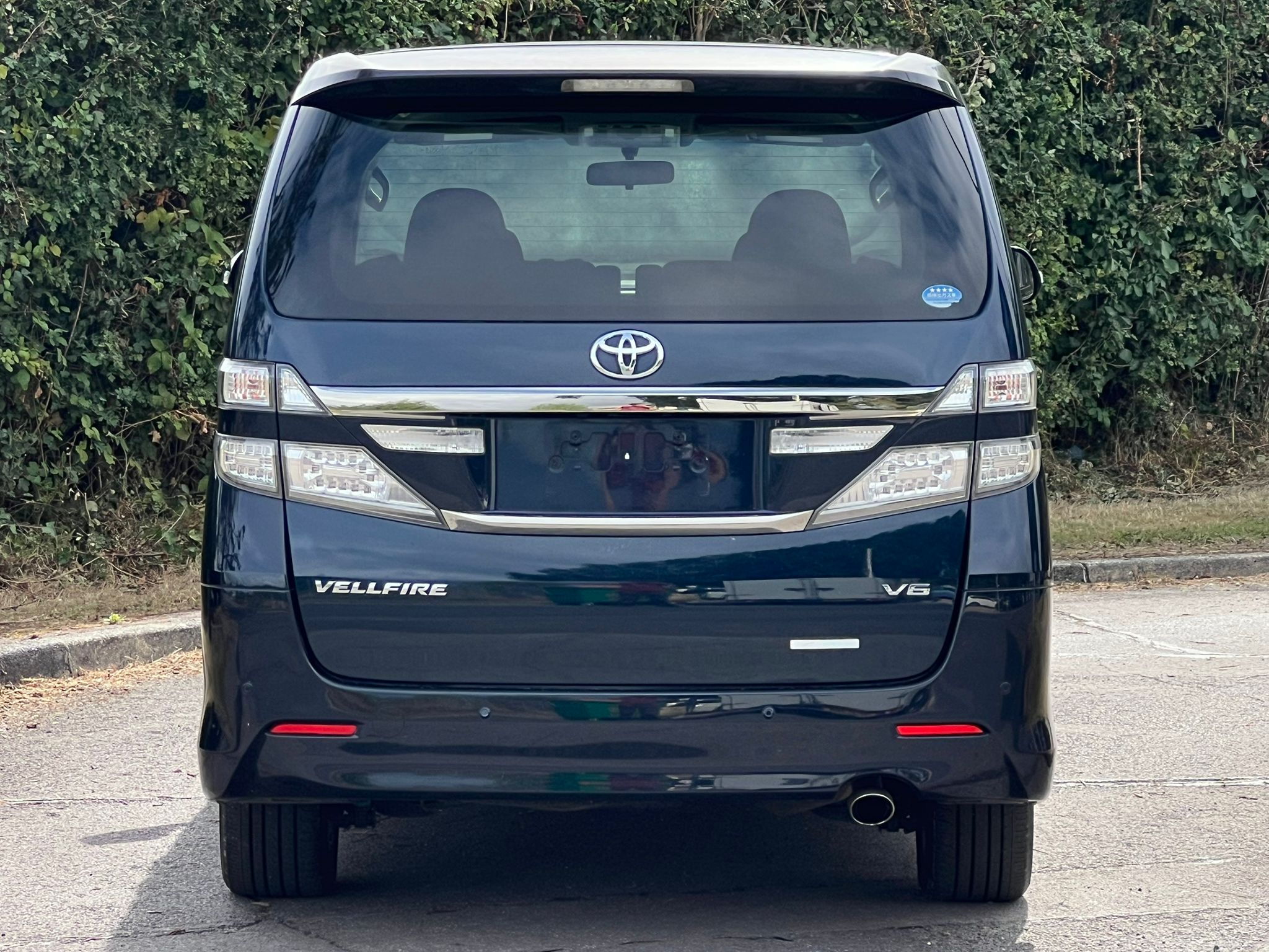 TOYOTA VELLFIRE 2013, PLATINUM SELECTION II, 3.5 V6 PETROL FULLY LOADED, 7 SEATER, BLUE ONYX PEARL PAINT, BLACK CLOTH INTERIOR