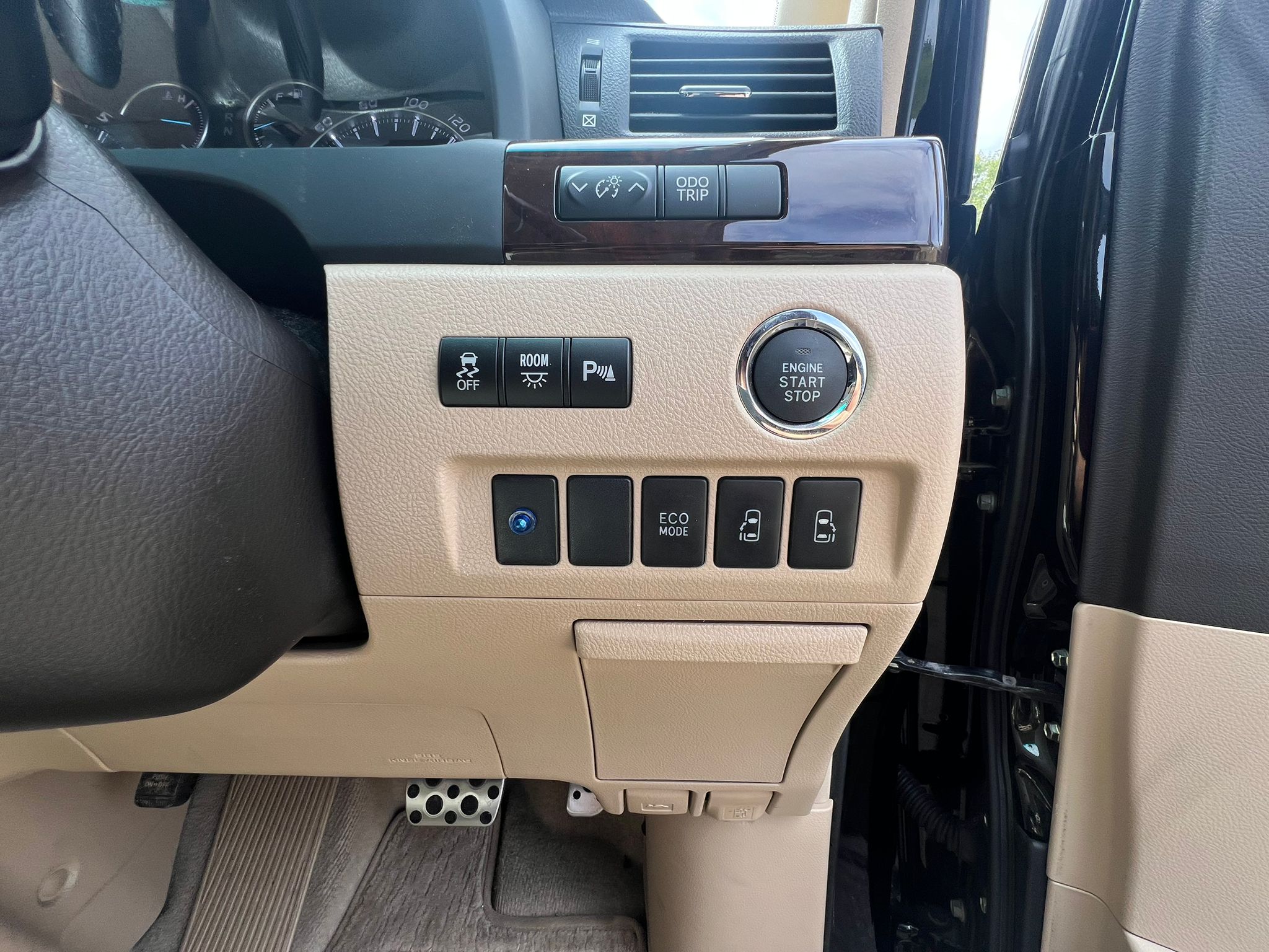 TOYOTA ALPHARD 2013, 240X PLATINUM SELECTION, 2.4 PETROL FULLY LOADED, 8 SEATER, BLACK ONYX PAINT, BEIGE CLOTH INTERIOR