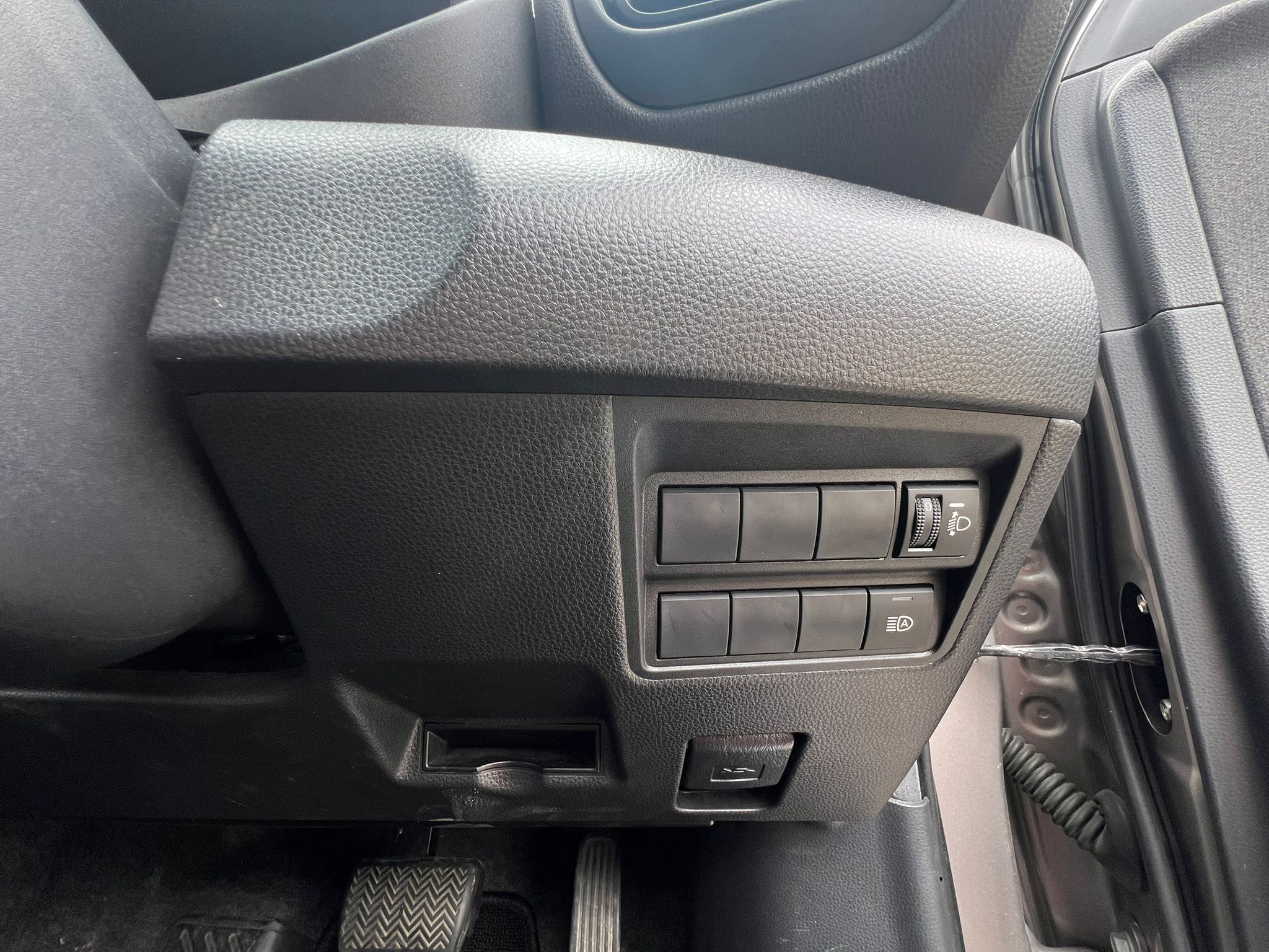 TOYOTA YARIS 2021, HYBRID G SPEC, 1.5 PETROL / HYBRID FULLY LOADED, 5 SEATER, AVANT GARDE BRONZE METALLIC PAINT, BLACK CLOTH INTERIOR