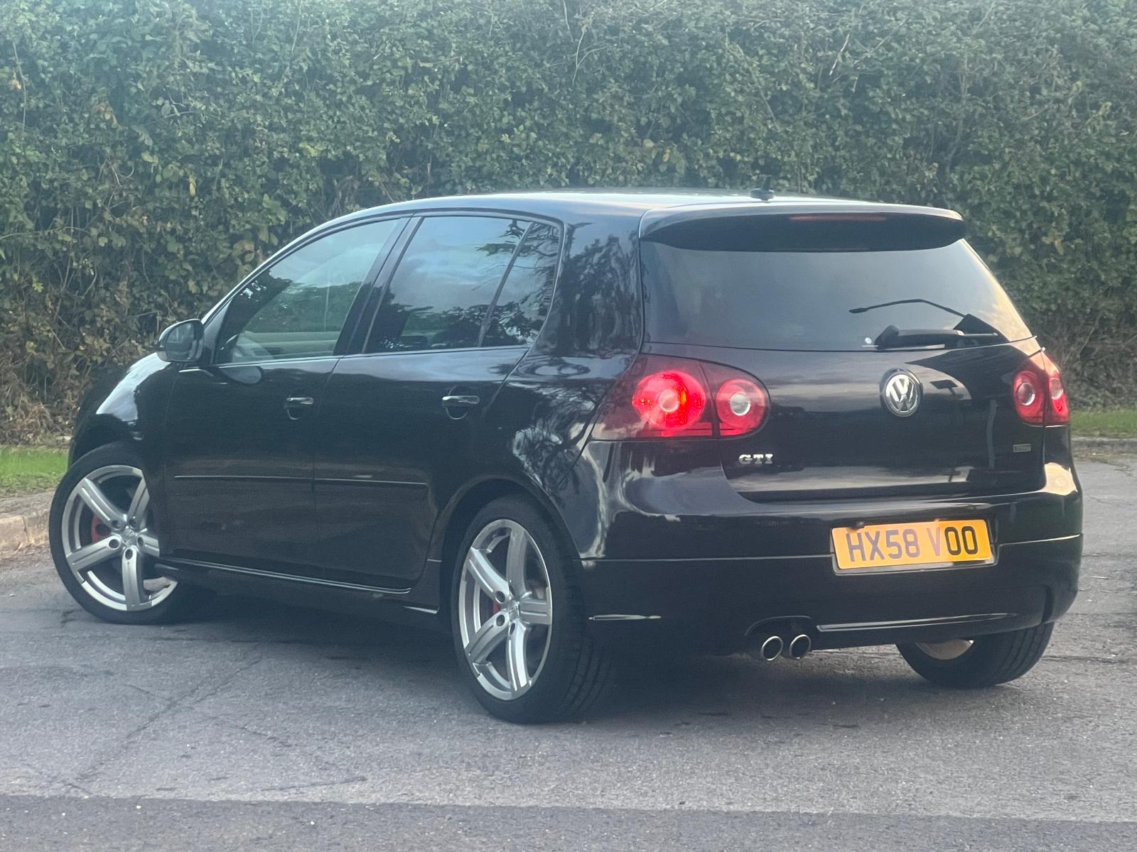 VOLKSWAGEN GOLF GTI 2009, PIRELLI EDITION, 2.0 PETROL FULLY LOADED, 5 SEATER, BLACK MAGIC PEARL PAINT, BLACK AND GREY HALF LEATHER INTERIOR
